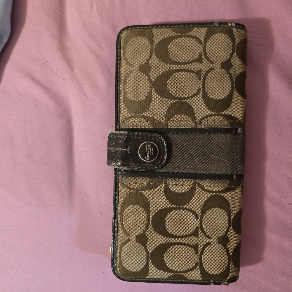 Coach Wallet - Picture 1 of 10
